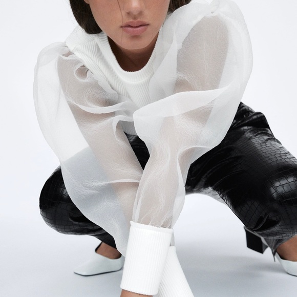 Zara Tops - NWOT Zara white organza puffed sleeves top